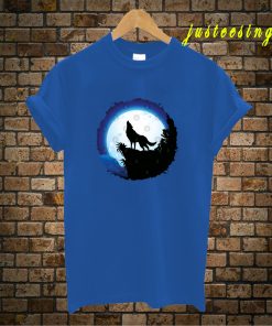 Wolf Howling At Blue Moon T-Shirt