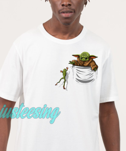 Pocket Baby Yoda Hunting Frog Star Wars T-Shirt